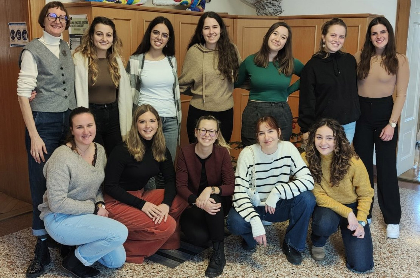 Gruppenfoto der MHG-Absolventinnen 2022/2023